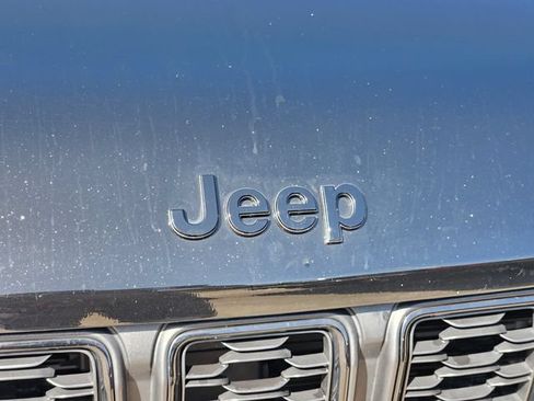 Used 2023 Jeep Grand Cherokee L Limited w/ Luxury Tech Group II AWD/4WD image 12