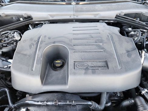 Used 2022 Land Rover Defender 90 X-Dynamic HSE image 25