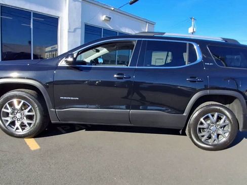 Certified 2023 GMC Acadia SLE w/ Driver Convenience Package image 5