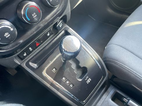 Used 2014 Jeep Patriot Latitude image 19