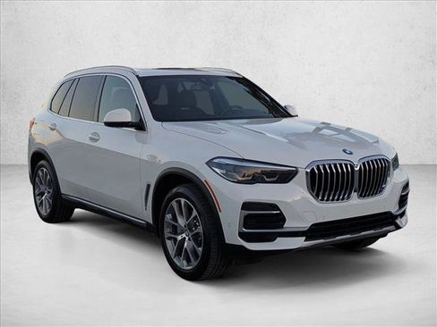 Used 2023 BMW X5 sDrive40i w/ Parking Assistance Package image 3