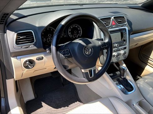 Used 2014 Volkswagen Eos Komfort FWD image 14