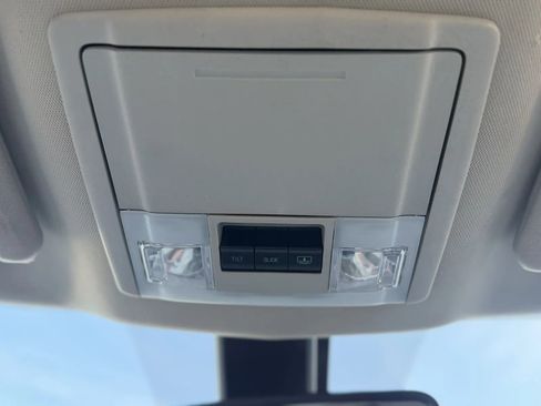 Used 2018 Ford Explorer Platinum image 43