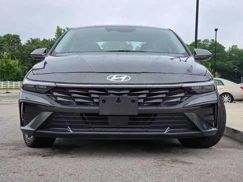 Used 2025 Hyundai Elantra SEL FWD image 3