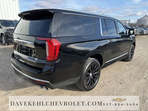 Used 2021 GMC Yukon XL Denali w/ Denali Premium Package image 5
