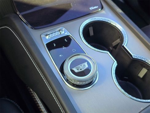 Certified 2026 Cadillac Vistiq Sport image 27