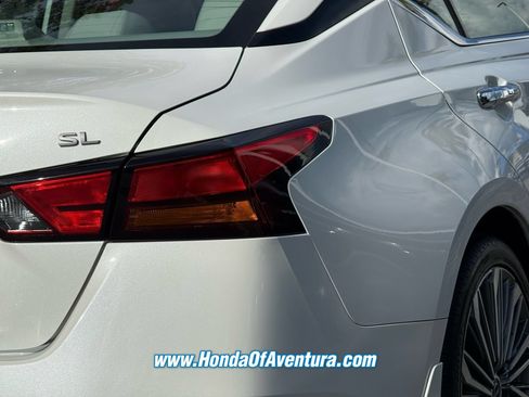 Used 2024 Nissan Altima 2.5 SL FWD image 7