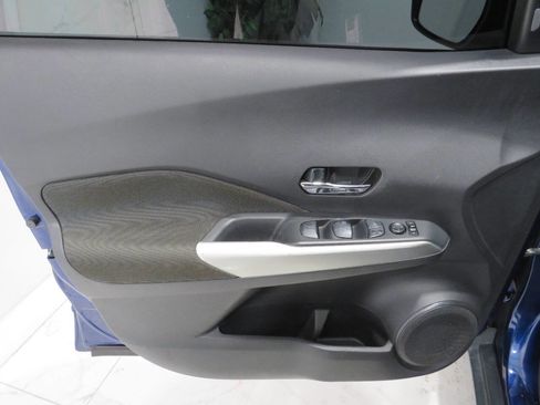 Used 2020 Nissan Kicks SV image 21