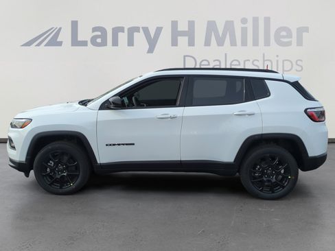 New 2026 Jeep Compass Latitude image 2