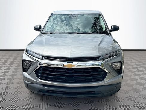Used 2024 Chevrolet TrailBlazer LS FWD image 2