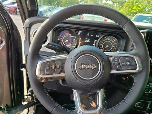 New 2025 Jeep Wrangler Unlimited Sahara w/ Safety Group AWD/4WD image 16