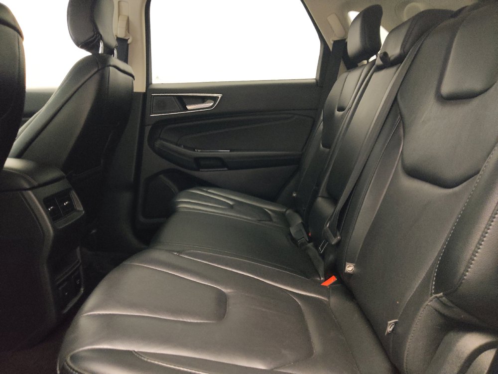 Used 2019 Ford Edge Titanium FWD image 18