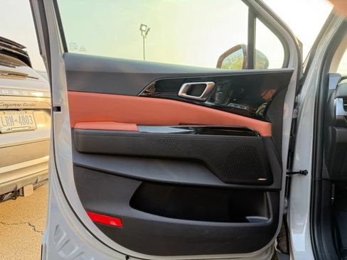 Used 2023 Kia Carnival SX Prestige FWD image 10