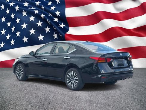 Used 2025 Nissan Altima 2.5 SV AWD/4WD image 8