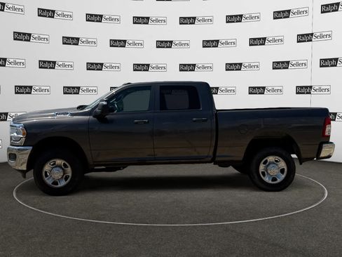 Used 2024 RAM 2500 Tradesman w/ Chrome Appearance Group AWD/4WD image 3