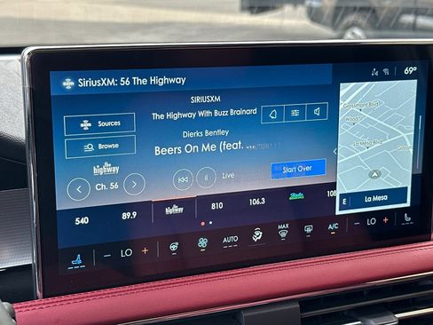 New 2025 Lincoln Corsair Reserve w/ Equipment Group 202A image 17