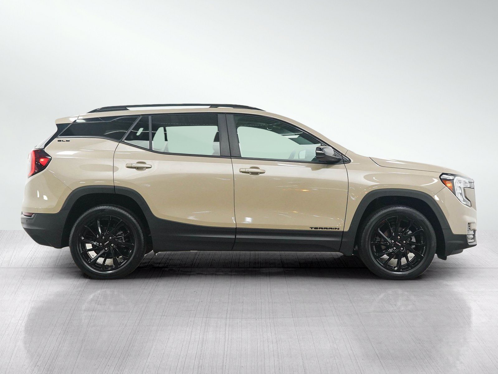 Used 2023 GMC Terrain SLE w/ Driver Convenience Package AWD/4WD image 7