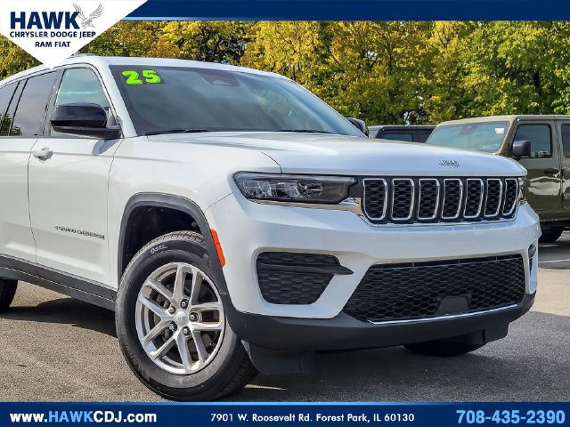 Certified 2025 Jeep Grand Cherokee Laredo X w/ Luxury Tech Group I AWD/4WD image 2