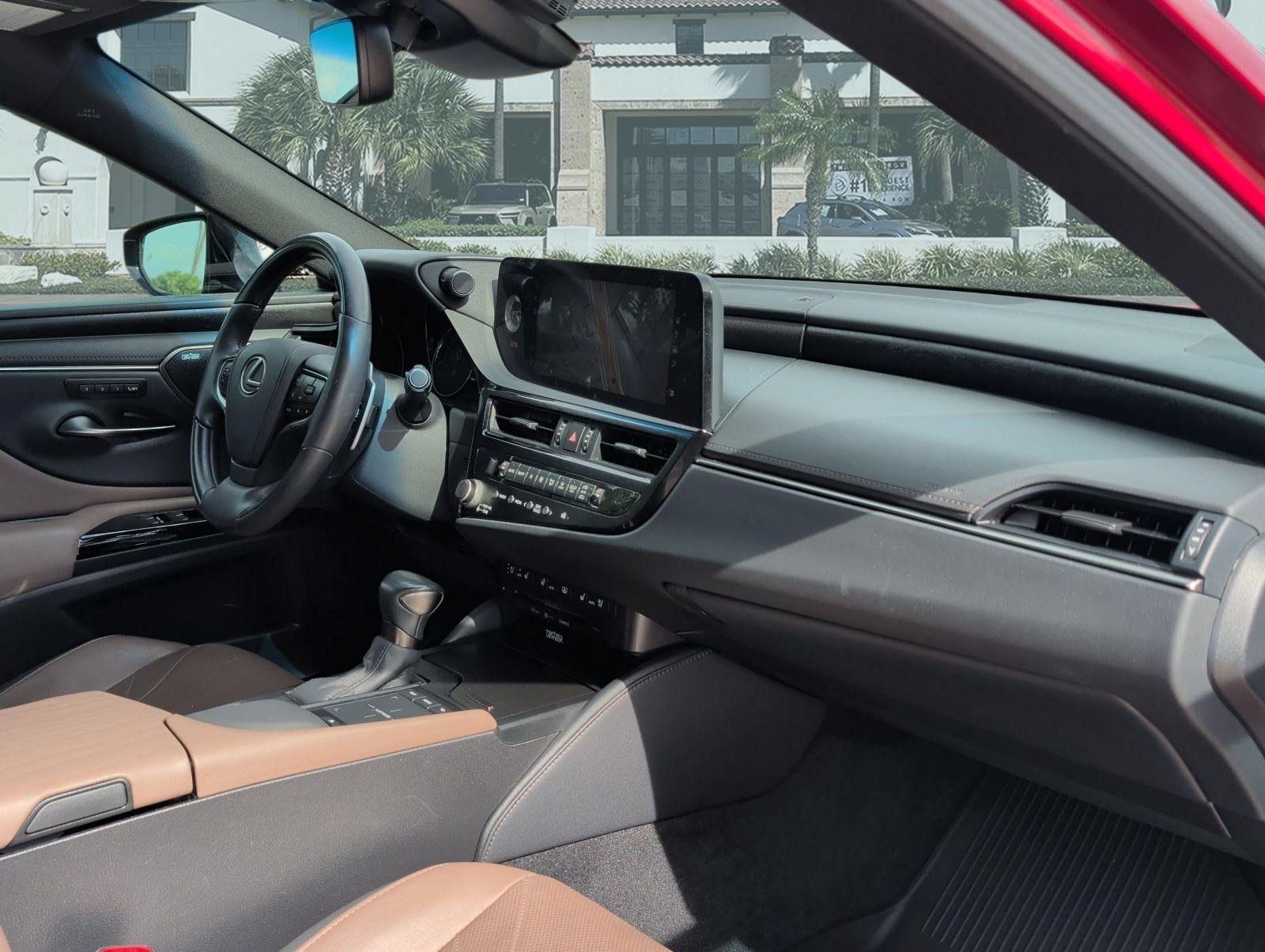 Used 2022 Lexus ES 350 Ultra Luxury w/ Accessory Package 2 FWD image 30