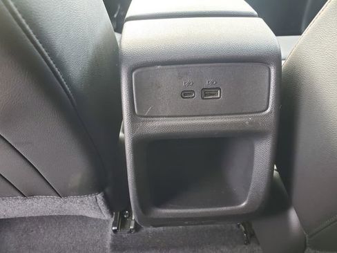 Certified 2024 Chevrolet Trax RS w/ Sunroof Package image 13