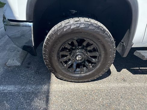 Used 2024 Chevrolet Silverado 3500 W/T image 9