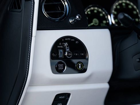 Used 2022 Rolls-Royce Cullinan image 27