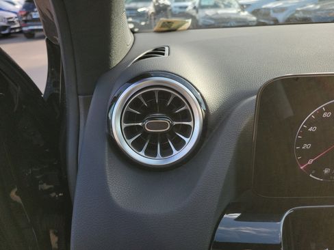 Certified 2025 Mercedes-Benz GLA 250 image 30