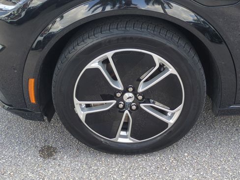 Used 2023 Ford Mustang Mach-E Premium image 11