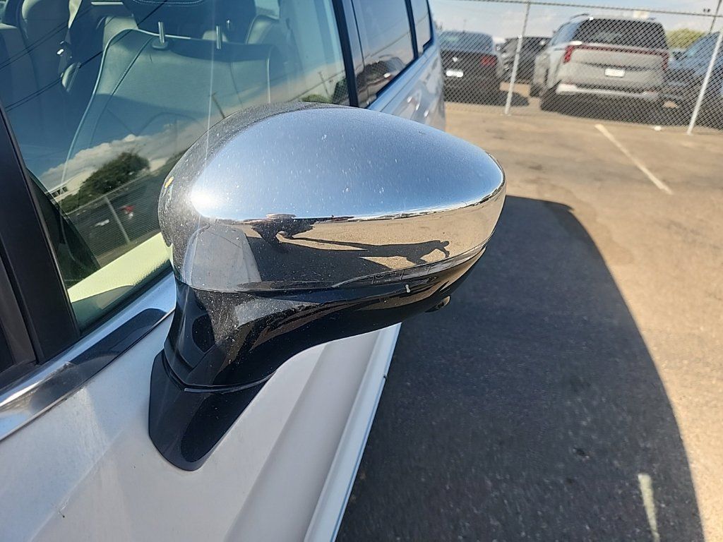 Used 2023 Chrysler Pacifica Limited FWD image 6