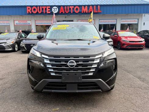 Used 2024 Nissan Rogue S AWD/4WD image 3
