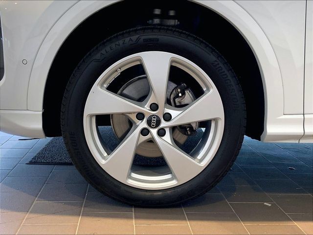 Certified 2025 Audi Q5 Premium w/ Premium Plus AWD/4WD image 9