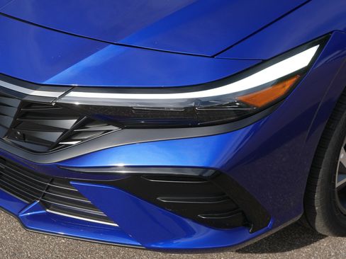 Certified 2026 Hyundai Elantra Limited FWD image 16