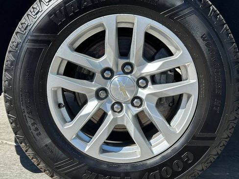 Used 2021 Chevrolet Silverado 1500 LT AWD/4WD image 23