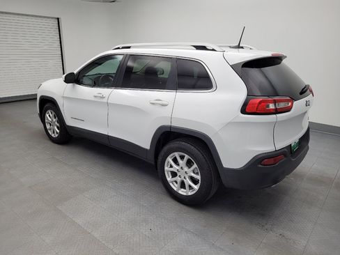 Used 2018 Jeep Cherokee Latitude FWD image 3