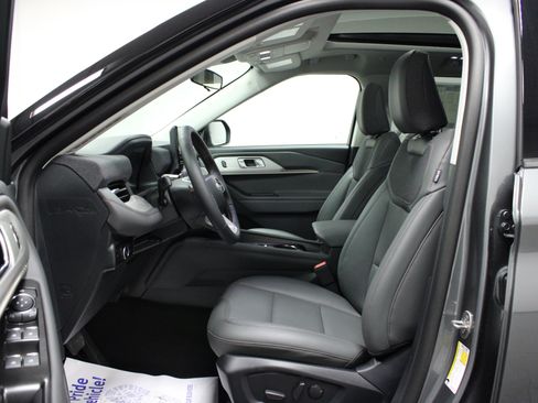 New 2026 Ford Explorer Active w/ Active Comfort Package AWD/4WD image 12
