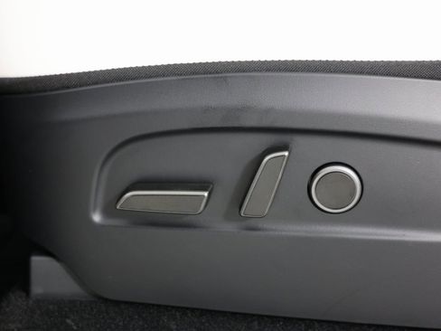 Used 2026 Tesla Model Y Long Range image 22