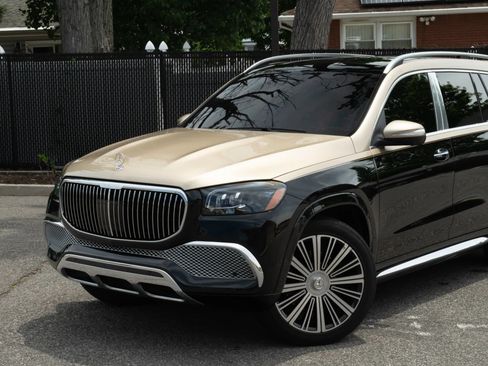 Used 2023 Mercedes-Benz Maybach GLS 600 4MATIC image 27