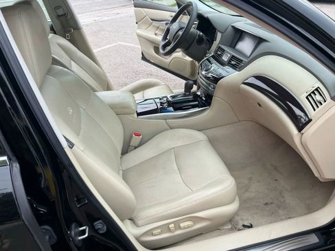 Used 2012 INFINITI M37 w/ Premium Pkg image 10