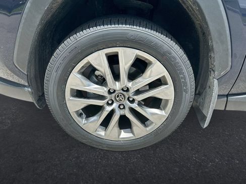 Used 2025 Toyota RAV4 XLE Premium FWD image 2