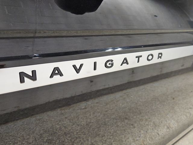 New 2026 Lincoln Navigator L Reserve AWD/4WD image 19