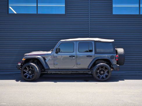 Used 2020 Jeep Wrangler Unlimited Rubicon w/ Steel Bumper Group AWD/4WD image 4