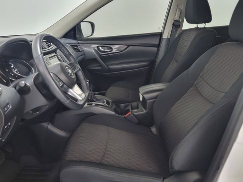 Used 2018 Nissan Rogue SV image 14