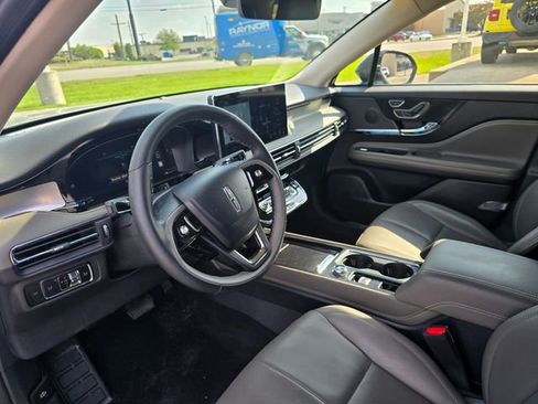 Used 2023 Lincoln Corsair AWD image 11