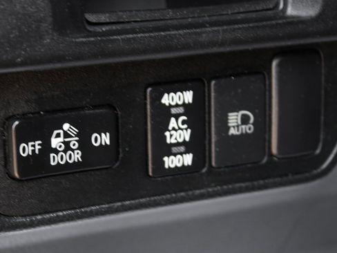 Used 2019 Toyota Tacoma TRD Sport image 16