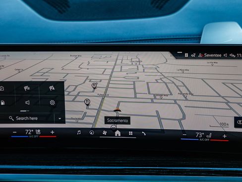 Used 2025 BMW X5 xDrive50e w/ Executive Package image 12