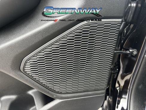 New 2025 Jeep Grand Cherokee Laredo image 17