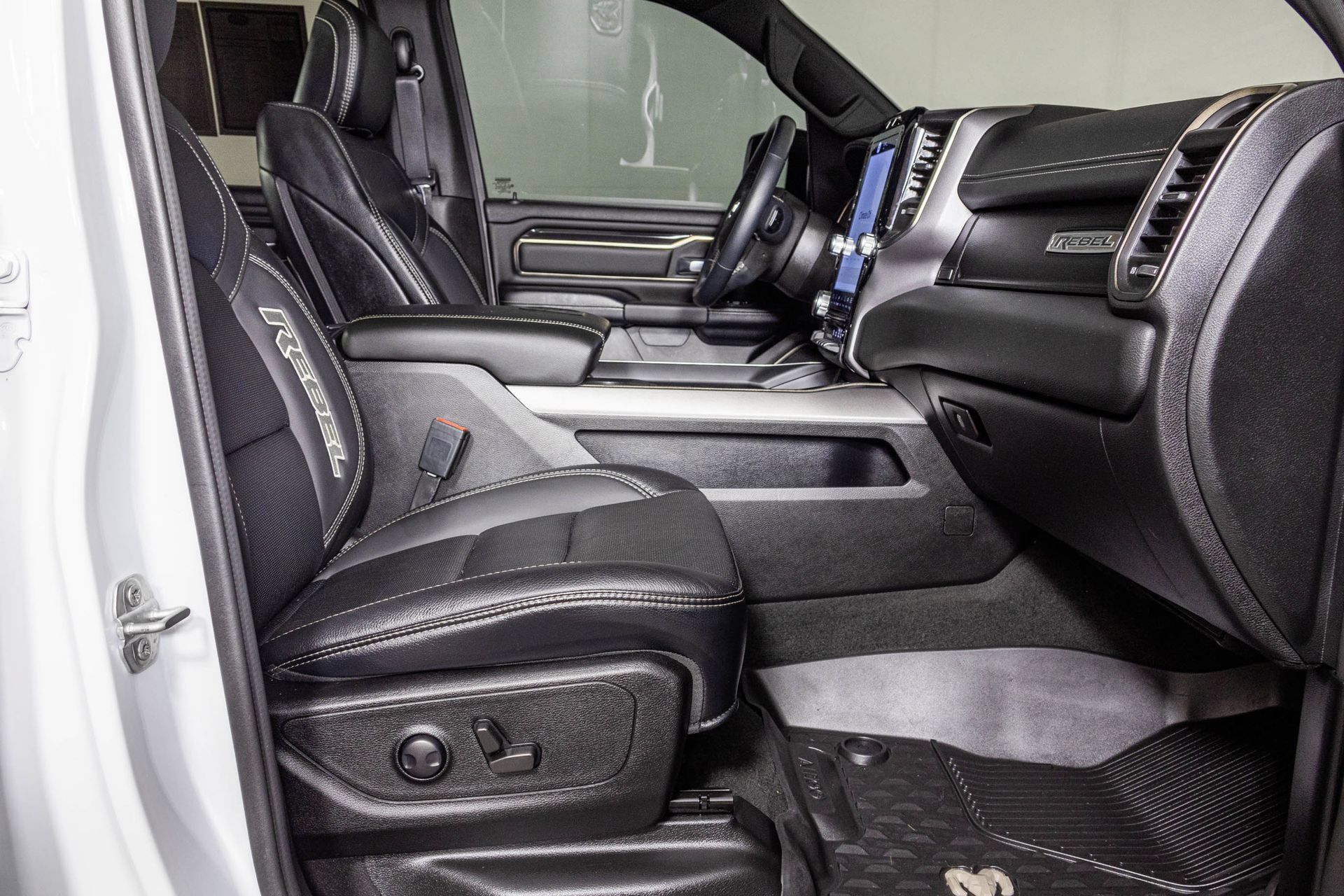 Used 2022 RAM 1500 Rebel w/ Rebel Level 2 Equipment Group AWD/4WD image 52