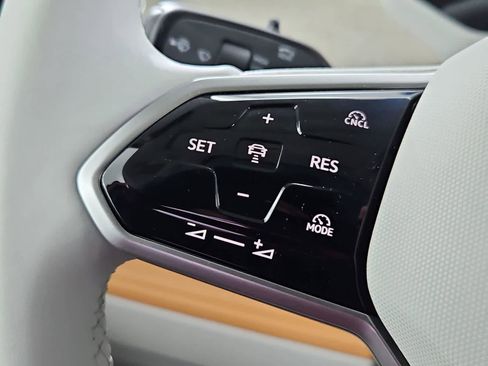 New 2025 Volkswagen ID. Buzz Pro S Plus image 25