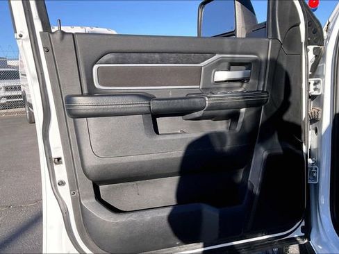 Used 2024 RAM 2500 Big Horn image 18