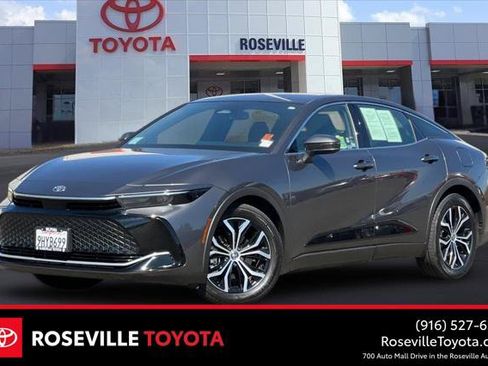 Certified 2023 Toyota Crown w/ Carpet Mat Package (TMS) AWD/4WD image 1